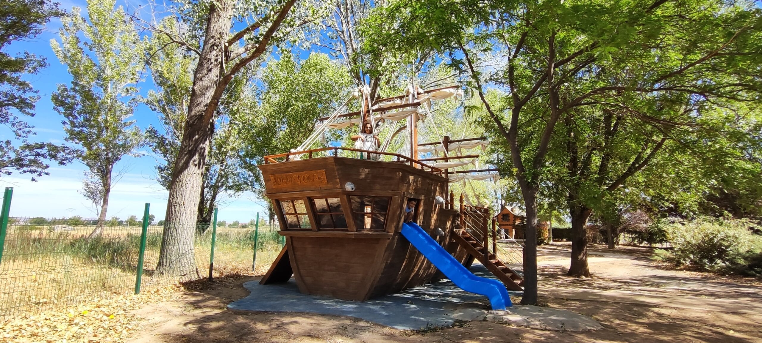 El barco pirata en Un Paseo de Cuento. Villarquemado en Teruel.