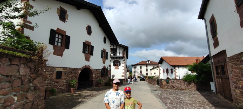 Zagales viajeros en Zugarramurdi
