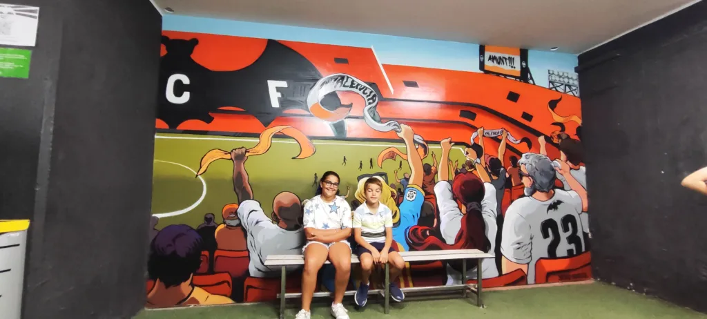 Esperando para entrar en el Estadio de Mestalla Valencia C.F.