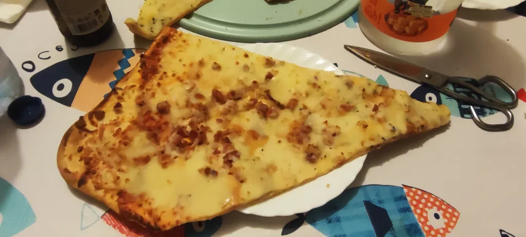Porción de pizza del Horno La Beata Inés.