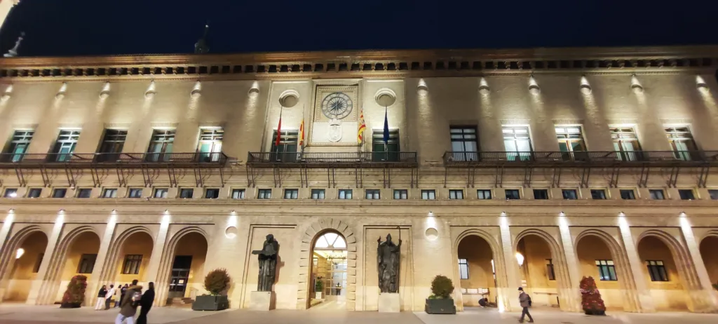 Ayuntamiento de Zaragoza en la Plaza del Pilar. Zaragoza.