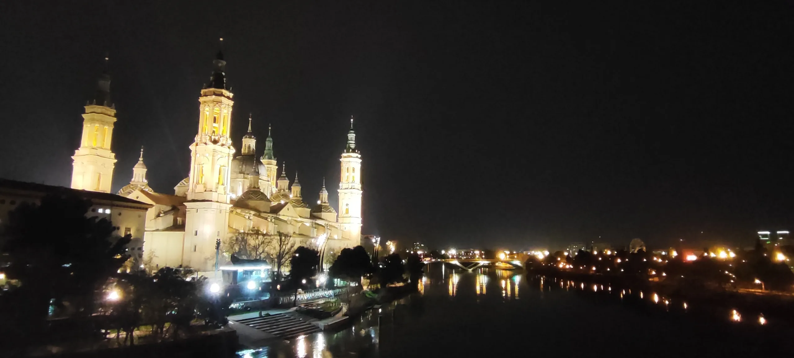 Puente de Piedra. Zaragoza.