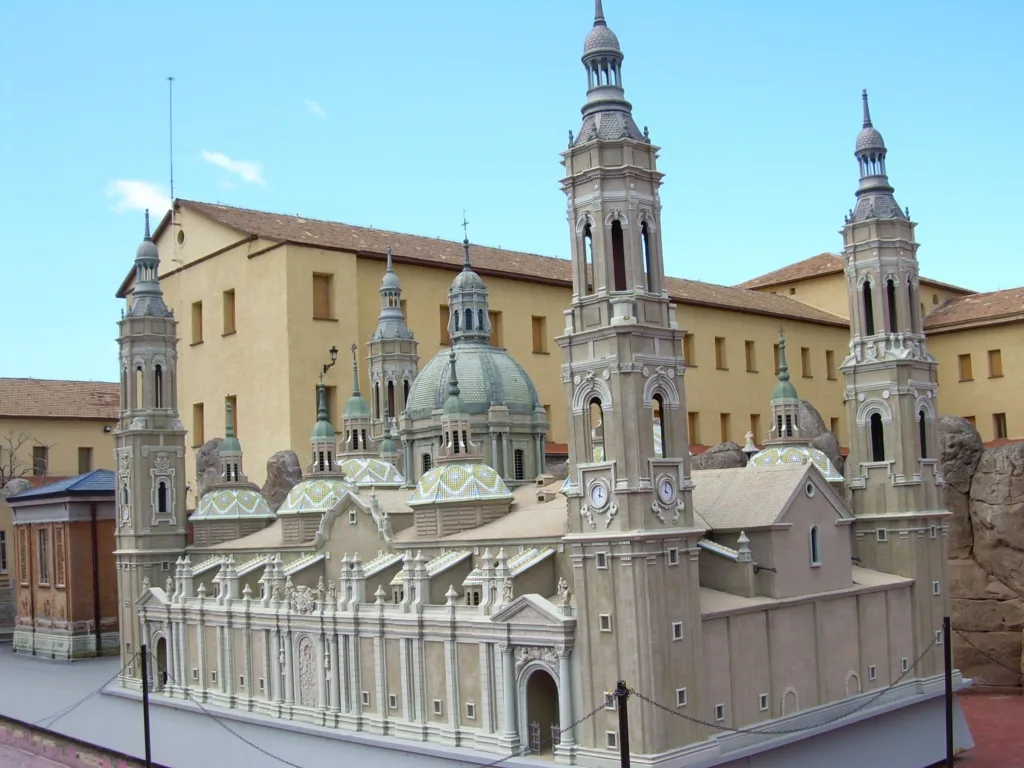 Maqueta del Pilar en Pirenarium. Sabiñánigo.