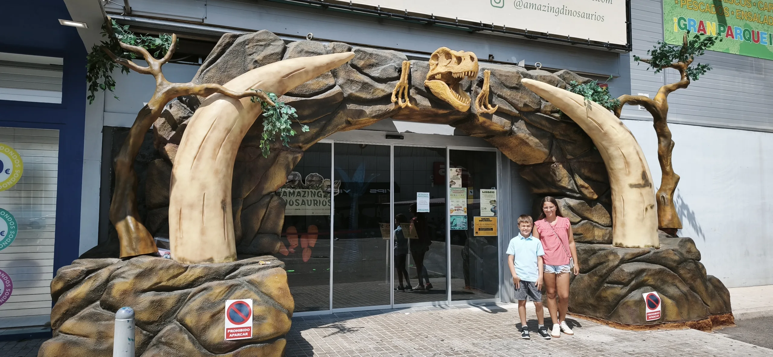 Zagales viajeros en Amazing Dinosaurios Buffet. Alfafar. Comunidad Valenciana.