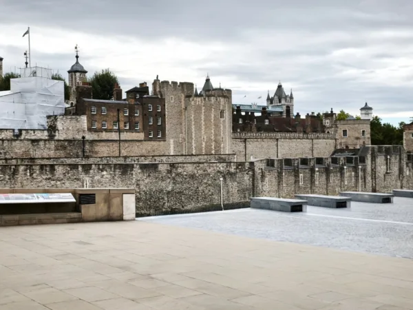 Torre de Londres, visita la fortaleza donde viven las Joyas de la Corona
